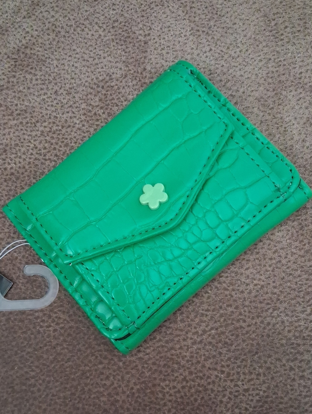 No Boundaries Compact Green Croc-Embossed Vinyl Women's Wallet